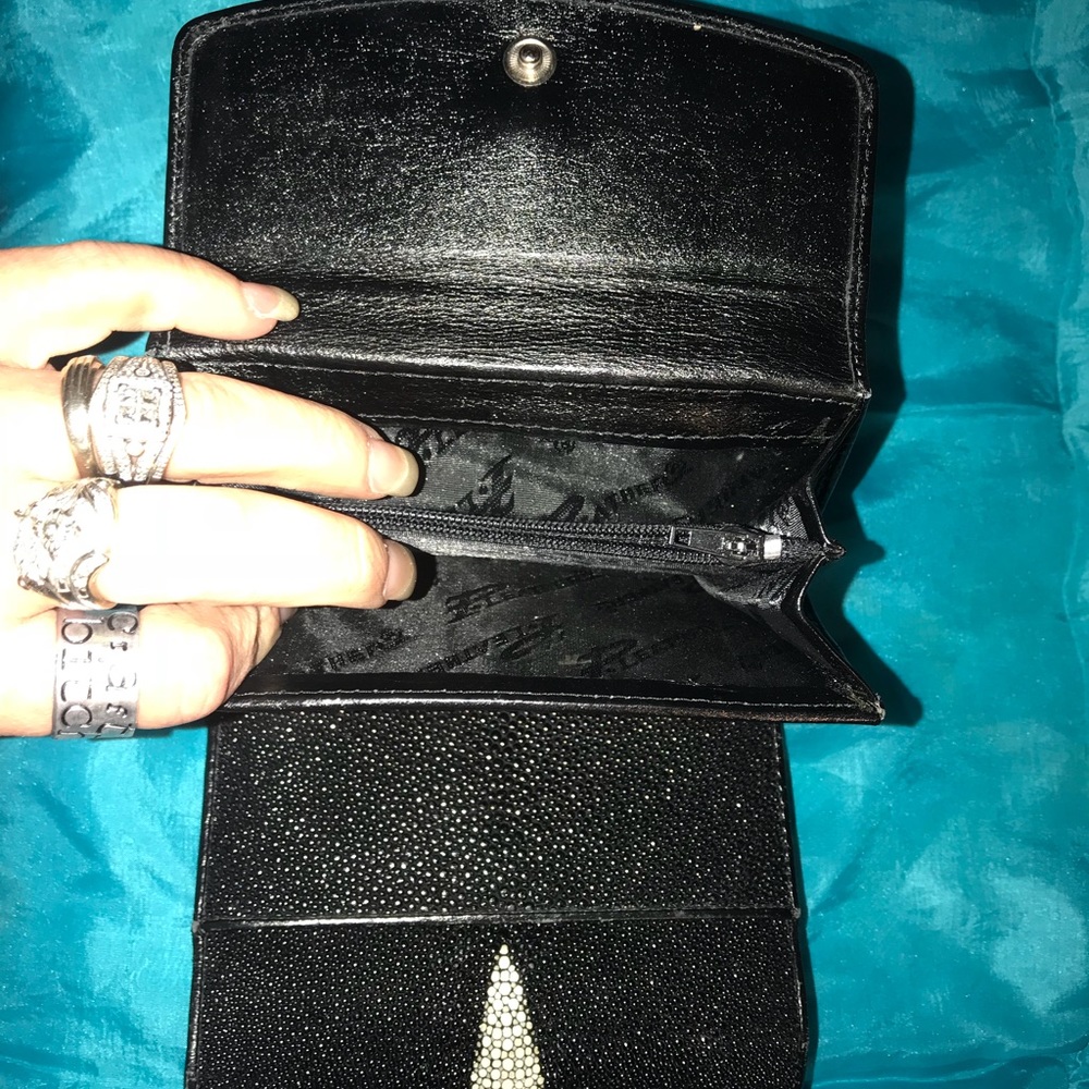 Genuine StingRay Wallet
